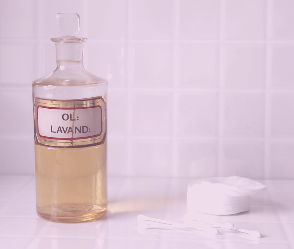 How to Make Your Own Nourishing DIY Body Oil